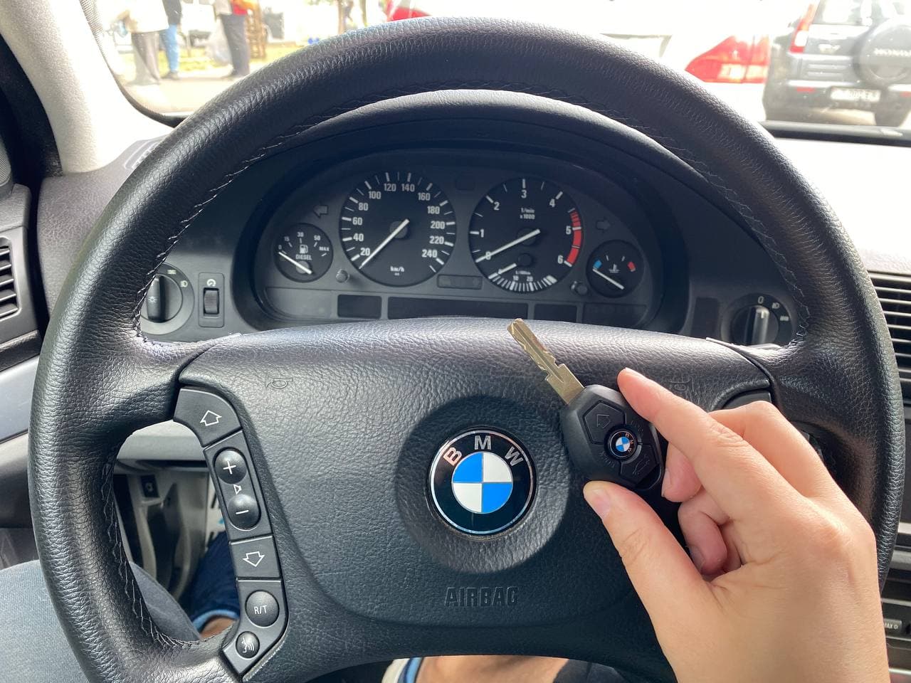 ДЕЛАЕМ ВТОРОЙ КЛЮЧ BMW E39 2003.